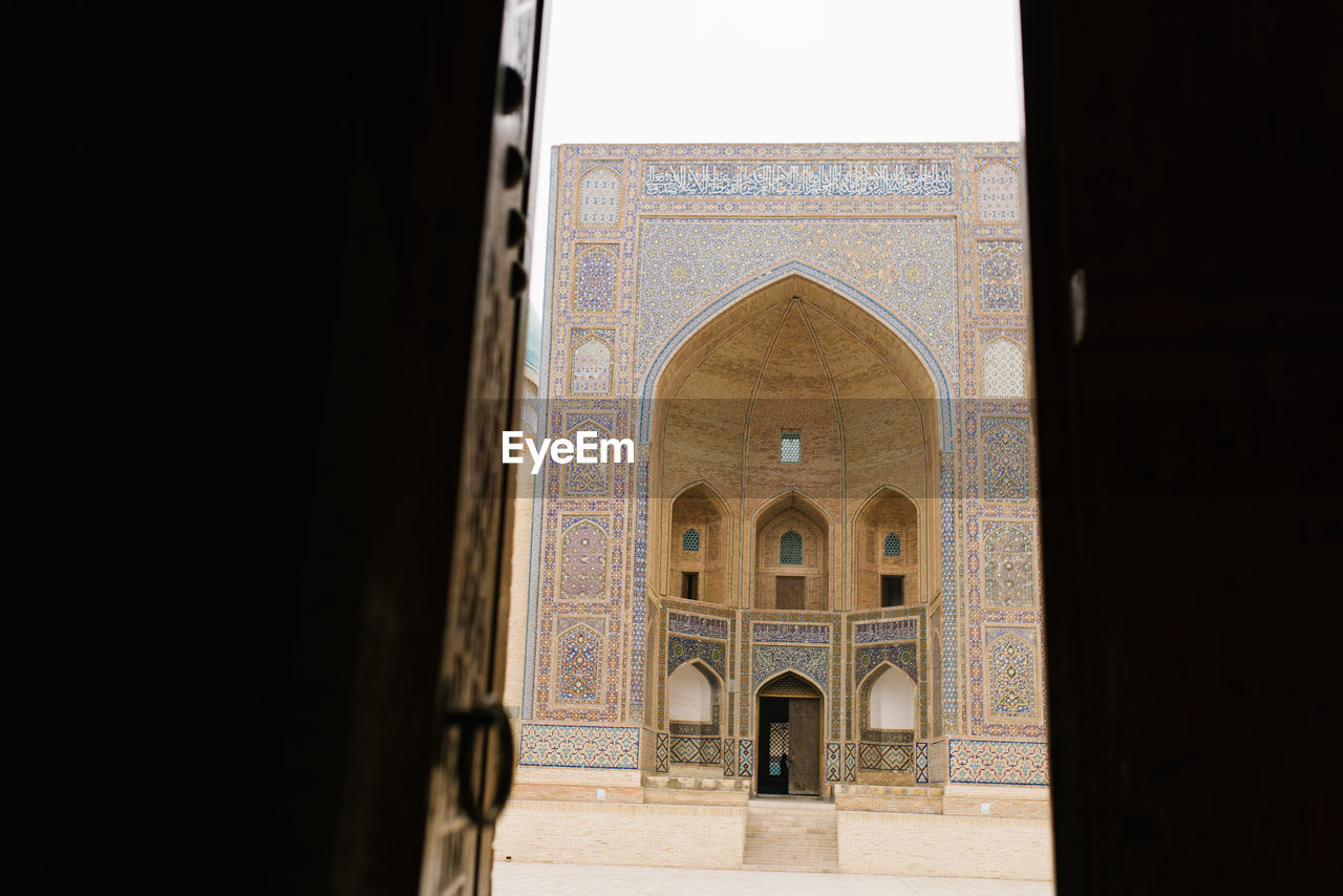Bukhara, uzbekistan. december 2022. miri arab madrasah