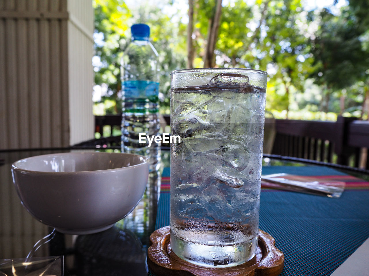 CLOSE-UP OF DRINK ON TABLE