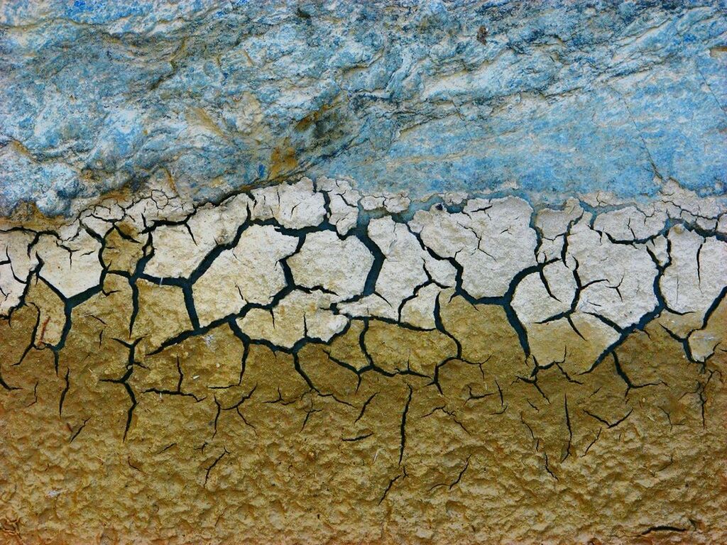 FULL FRAME SHOT OF WHITE SURFACE