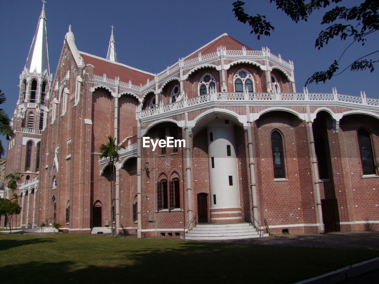 LOW ANGLE VIEW OF CHURCH