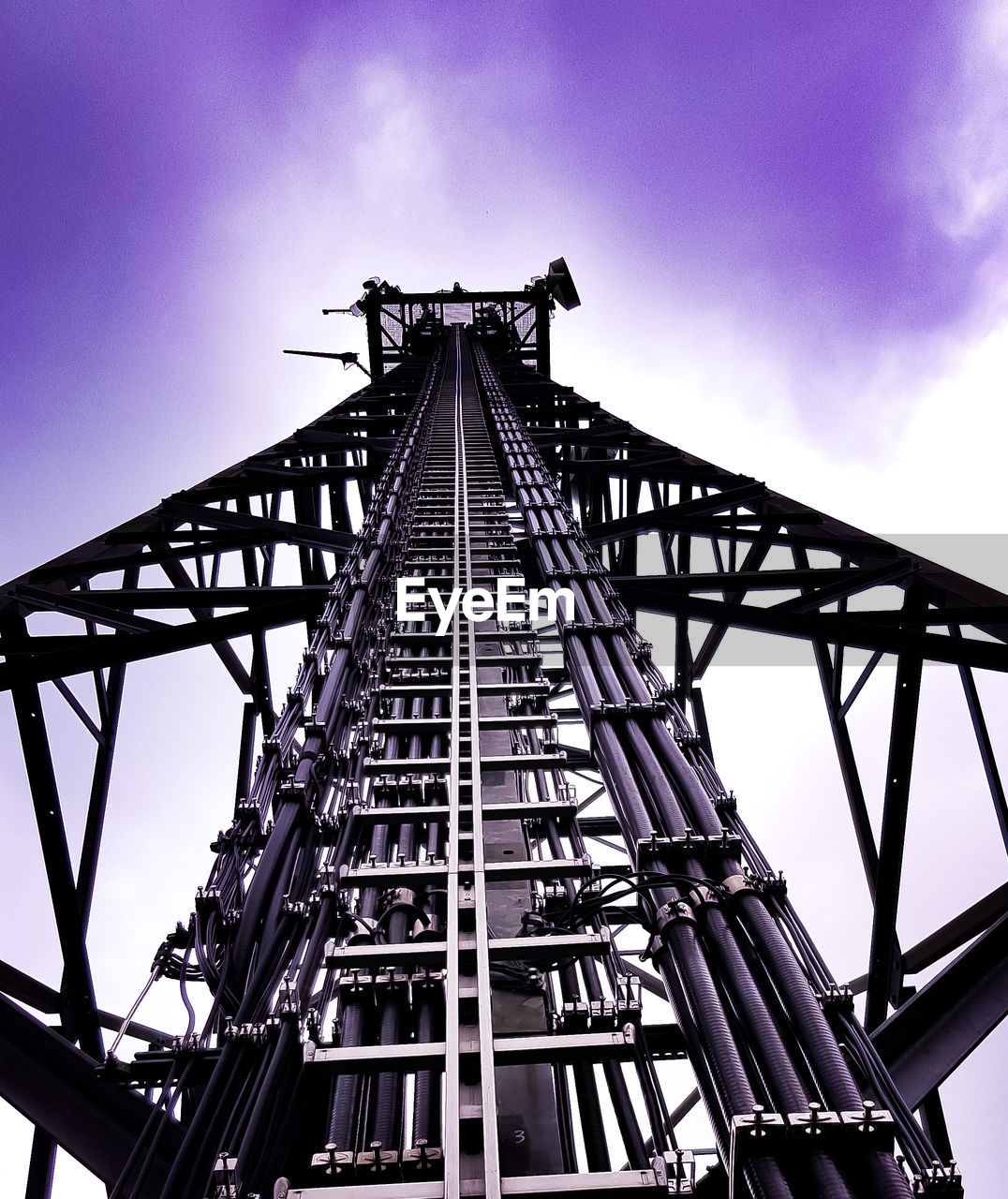 LOW ANGLE VIEW OF A BRIDGE