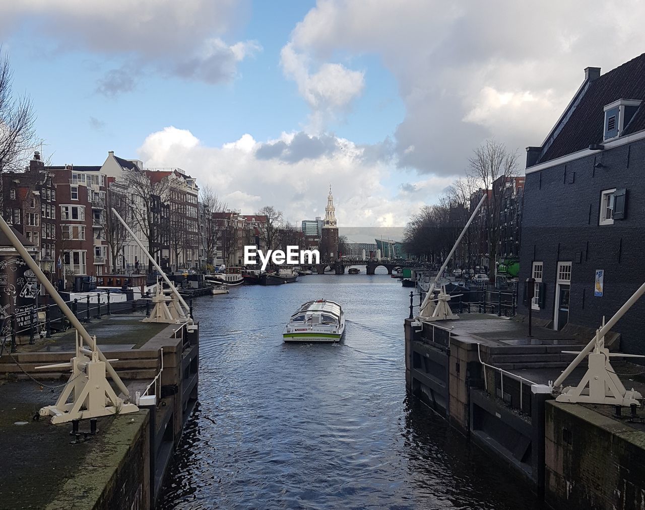 BOATS IN A CITY