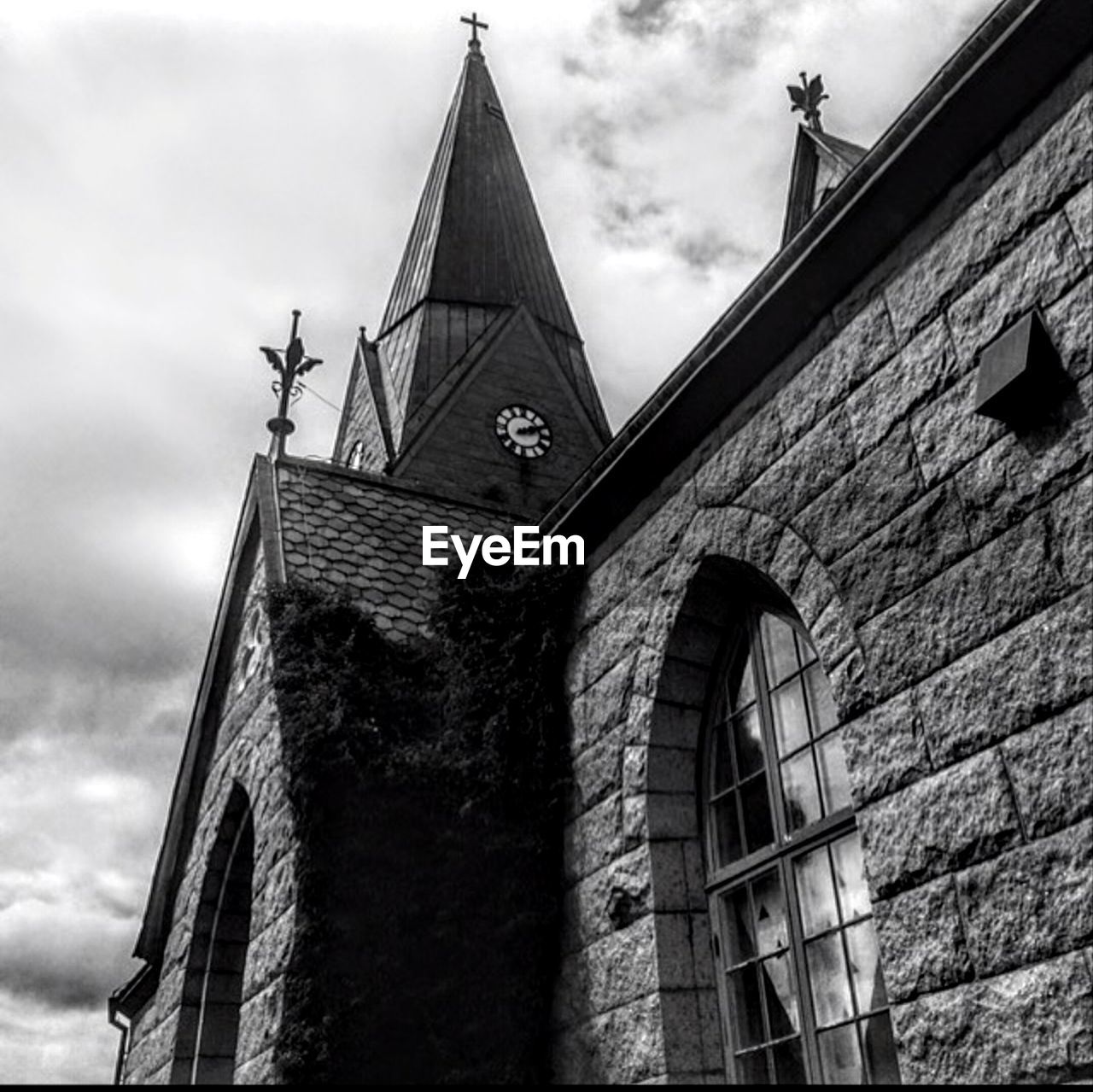 LOW ANGLE VIEW OF CHURCH AGAINST SKY