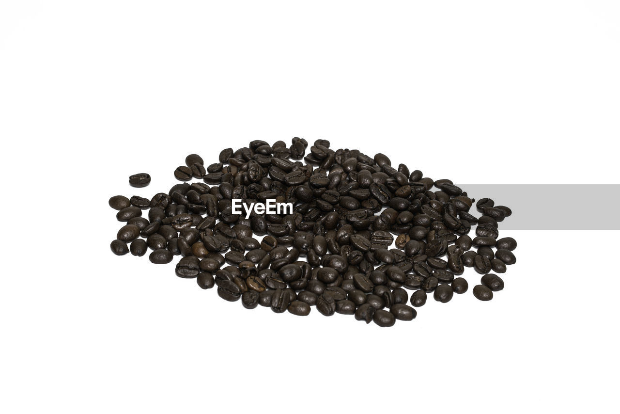 HIGH ANGLE VIEW OF COFFEE ON WHITE BACKGROUND