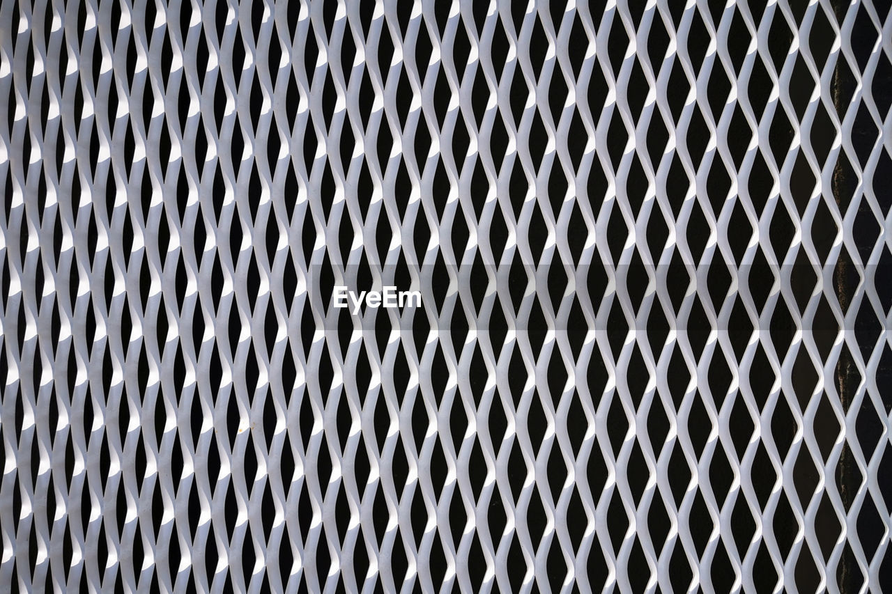 backgrounds, pattern, full frame, metal, textured, no people, repetition, mesh, close-up, net, grid, chain-link fencing, silver, line, steel, metal grate, grate, wire mesh, shape, alloy, security, wire, iron, floor, abstract, protection, flooring, indoors