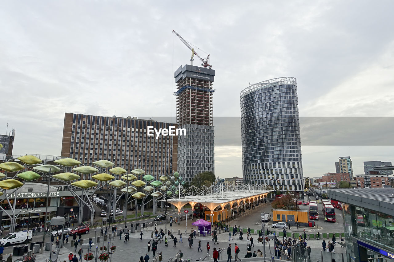 VIEW OF CITY AT WATERFRONT