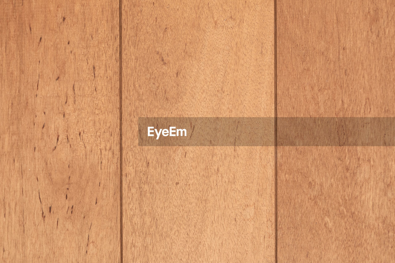 FULL FRAME SHOT OF HARDWOOD FLOOR