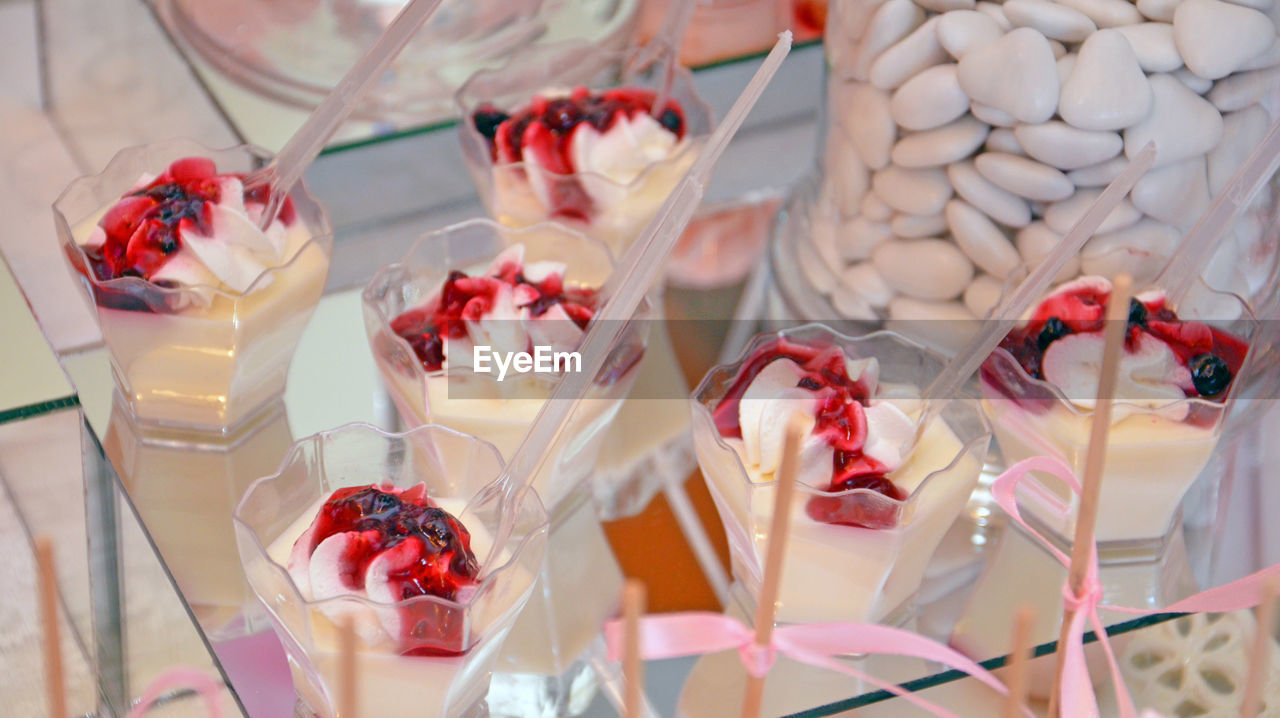 HIGH ANGLE VIEW OF DESSERT ON TABLE