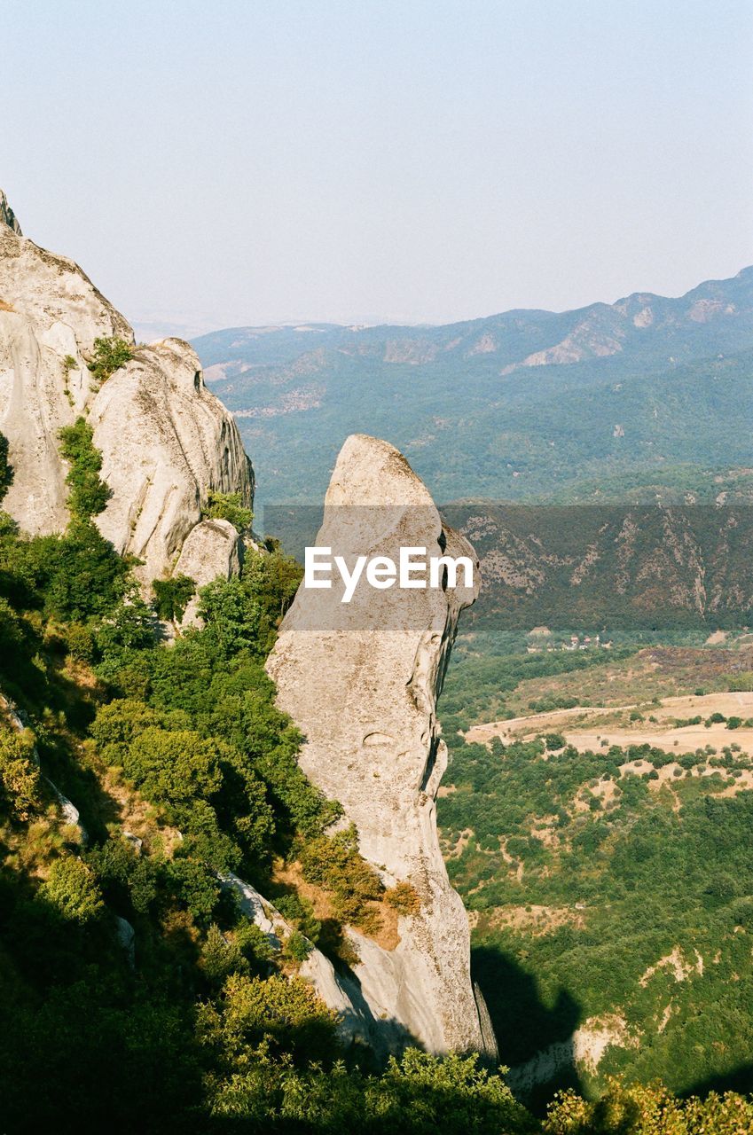 SCENIC VIEW OF MOUNTAIN AGAINST SKY