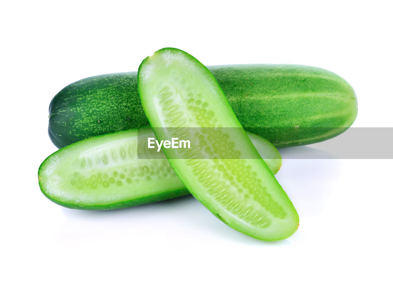 CLOSE-UP OF GREEN FRUIT