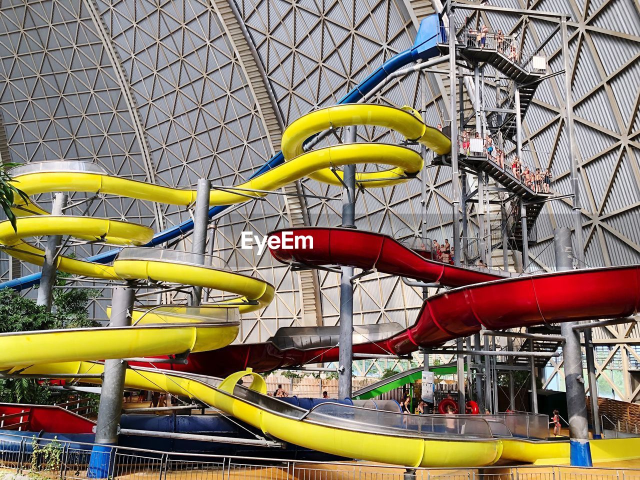 LOW ANGLE VIEW OF FERRIS WHEEL AGAINST SKY