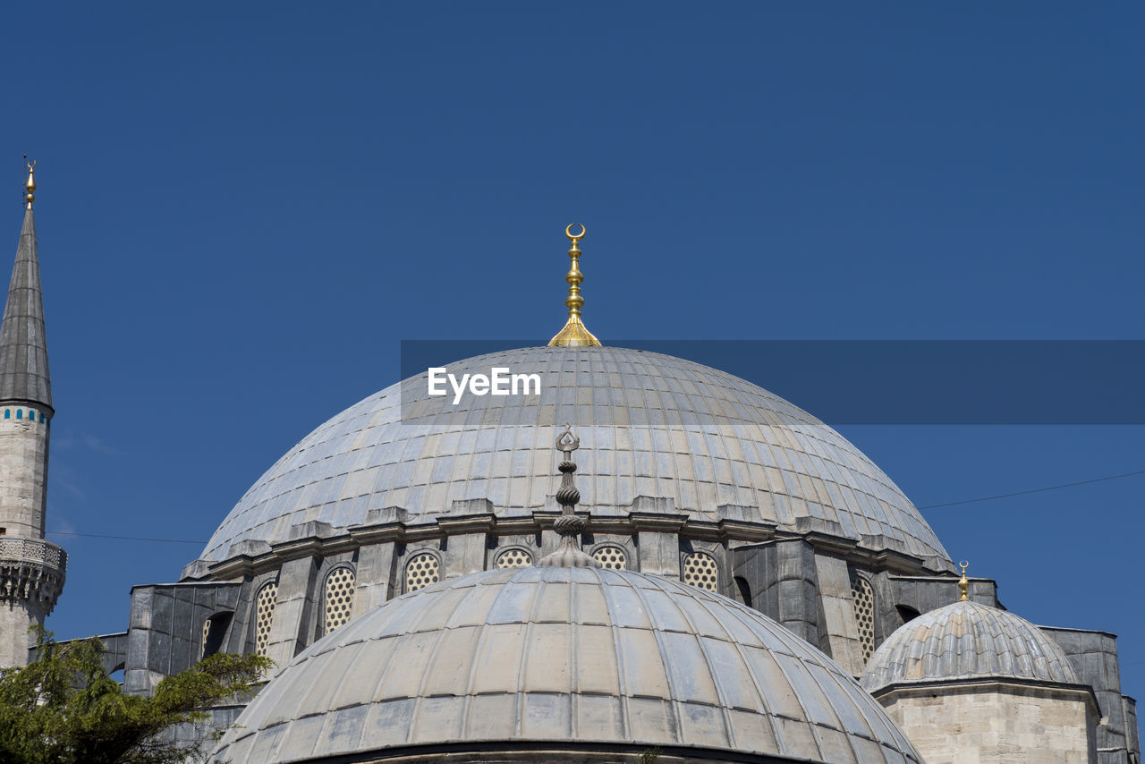 Suleymaniye mosque or süleymaniye cami in istanbul domes 