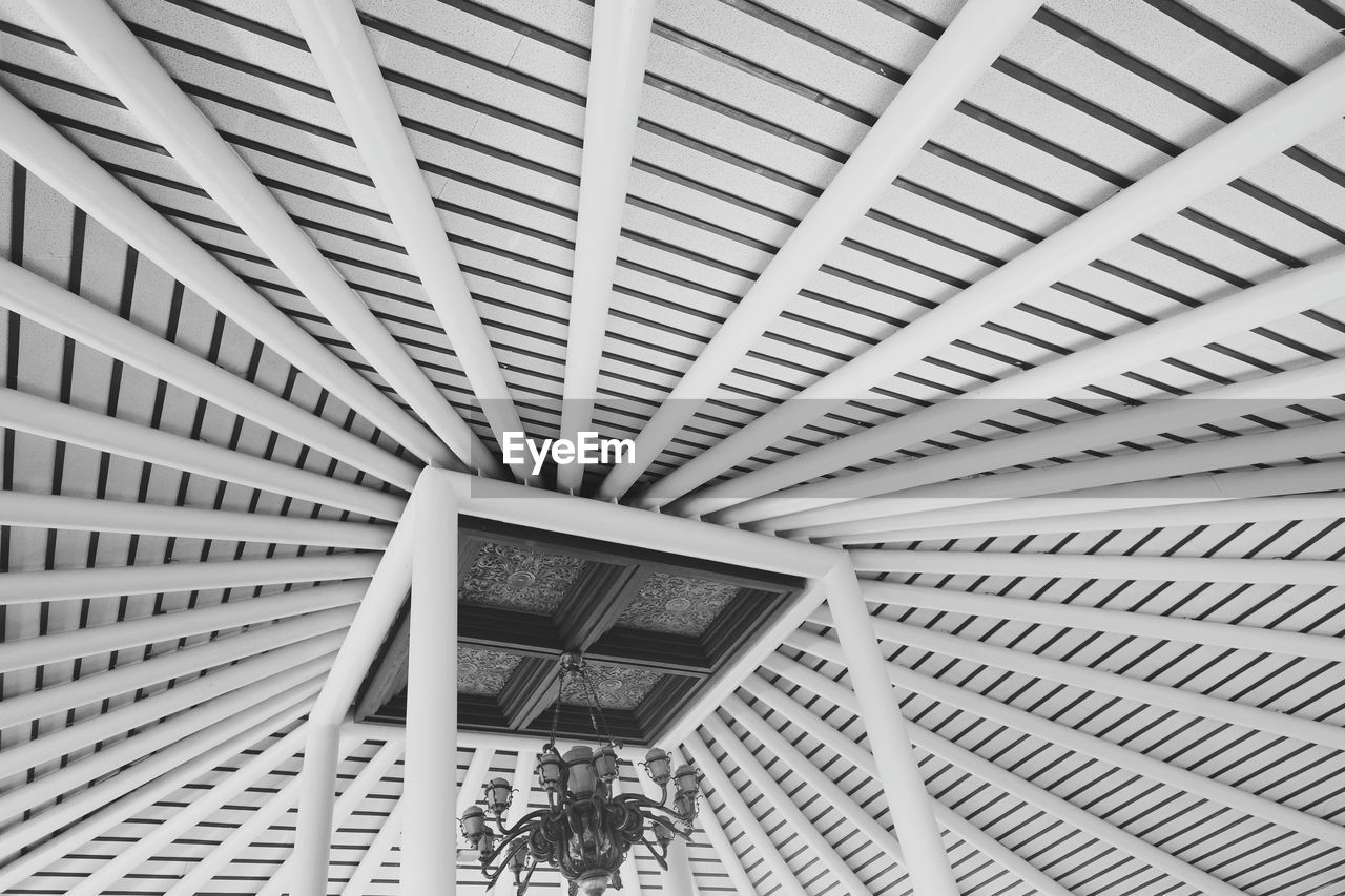 LOW ANGLE VIEW OF CEILING OF BUILDING