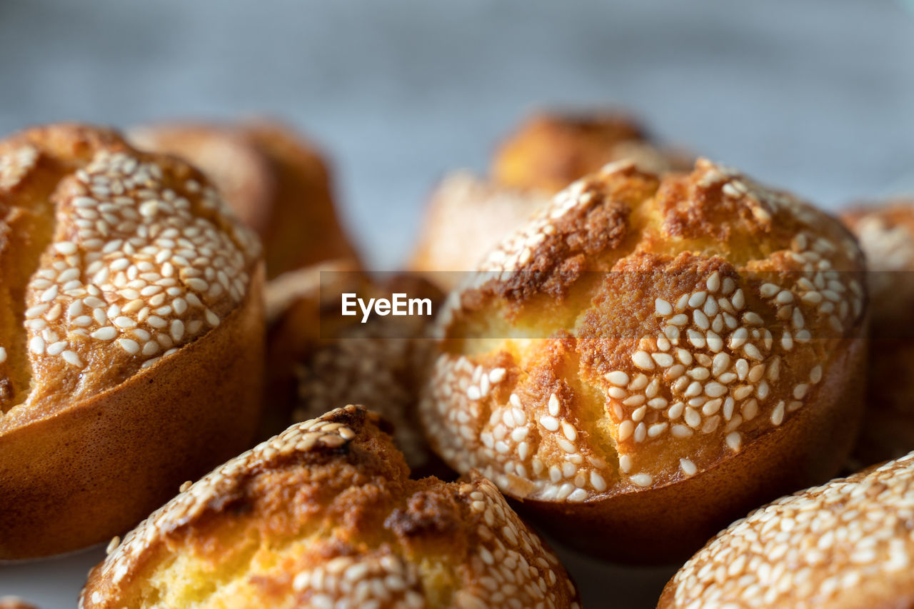 CLOSE-UP OF FRESH BREAD