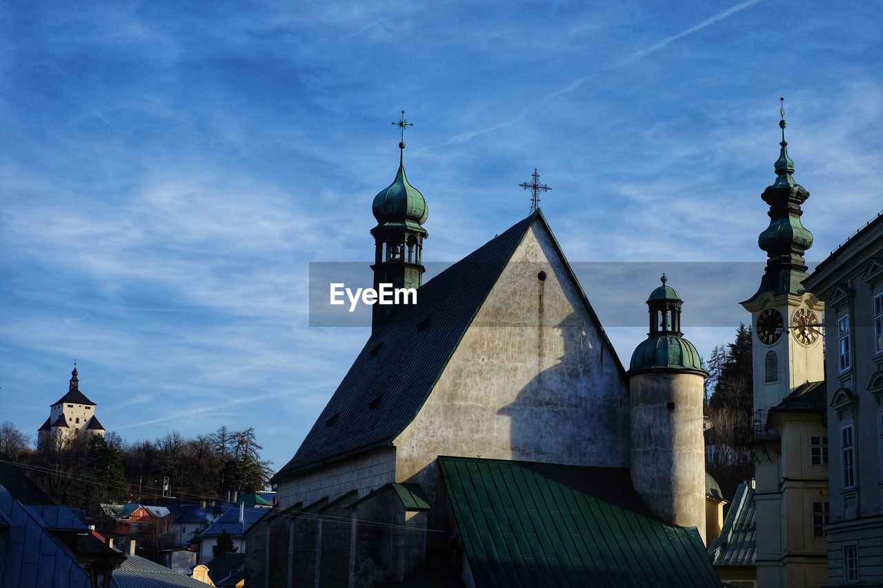 VIEW OF BUILDINGS AGAINST SKY