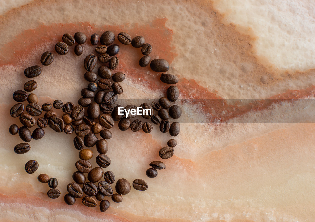 HIGH ANGLE VIEW OF COFFEE CUP