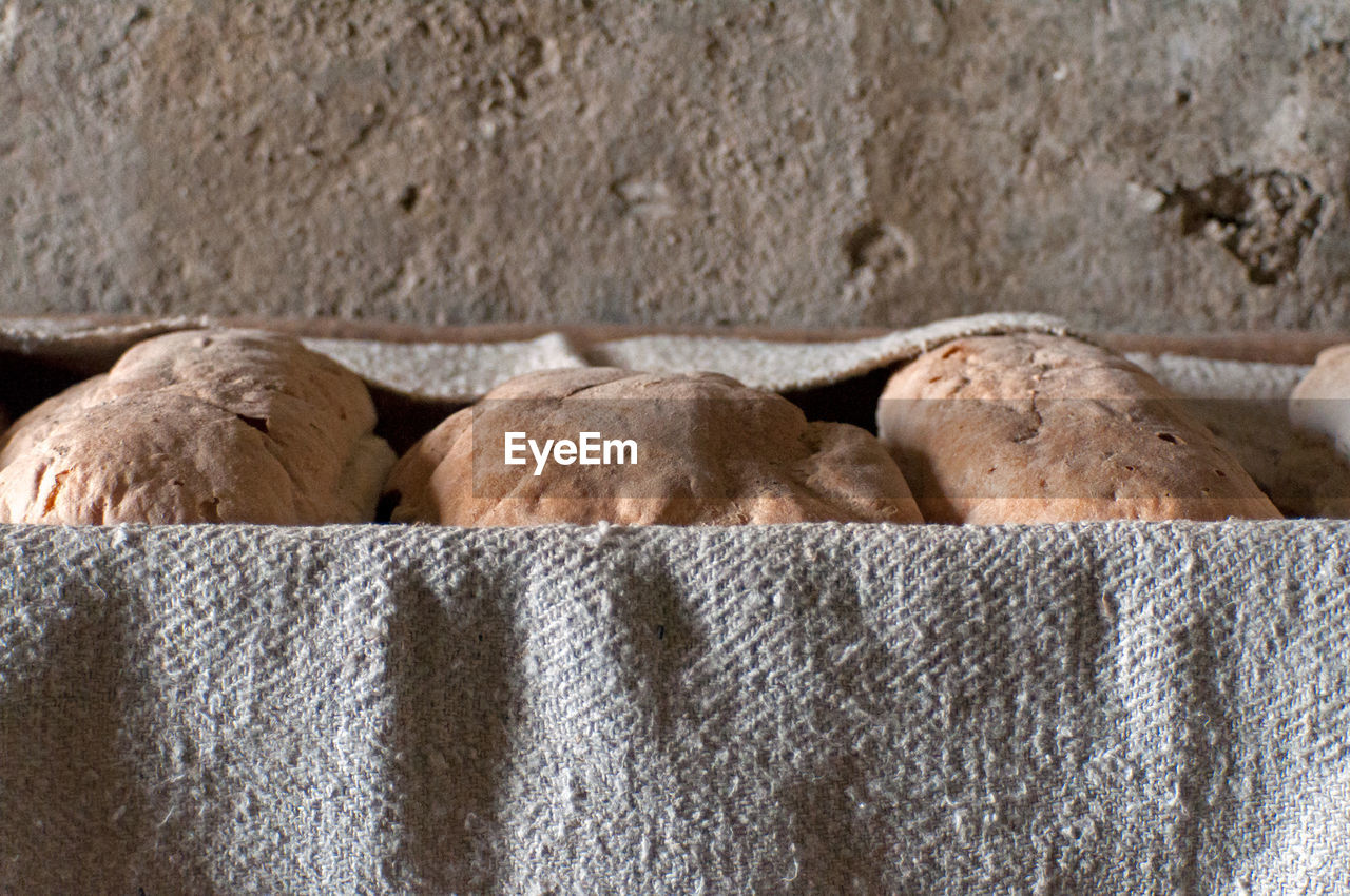 CLOSE-UP OF BREAD