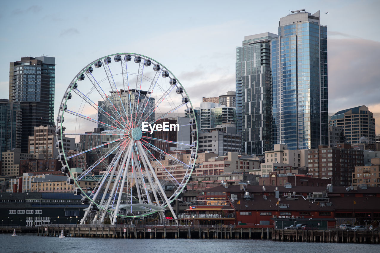 FERRIS WHEEL IN CITY