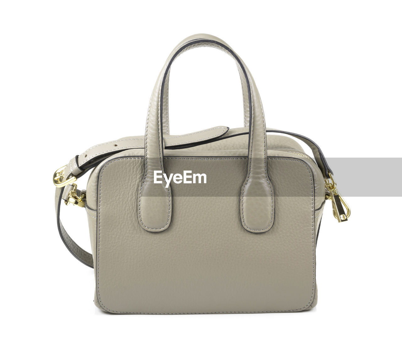 bag, handbag, cut out, white background, fashion accessory, shoulder bag, fashion, luggage, handle, studio shot, travel, suitcase, purse, single object, personal accessory, luggage and bags, indoors, no people, holiday, tote bag, leather, brown, vacation, trip, carrying, clothing, zipper