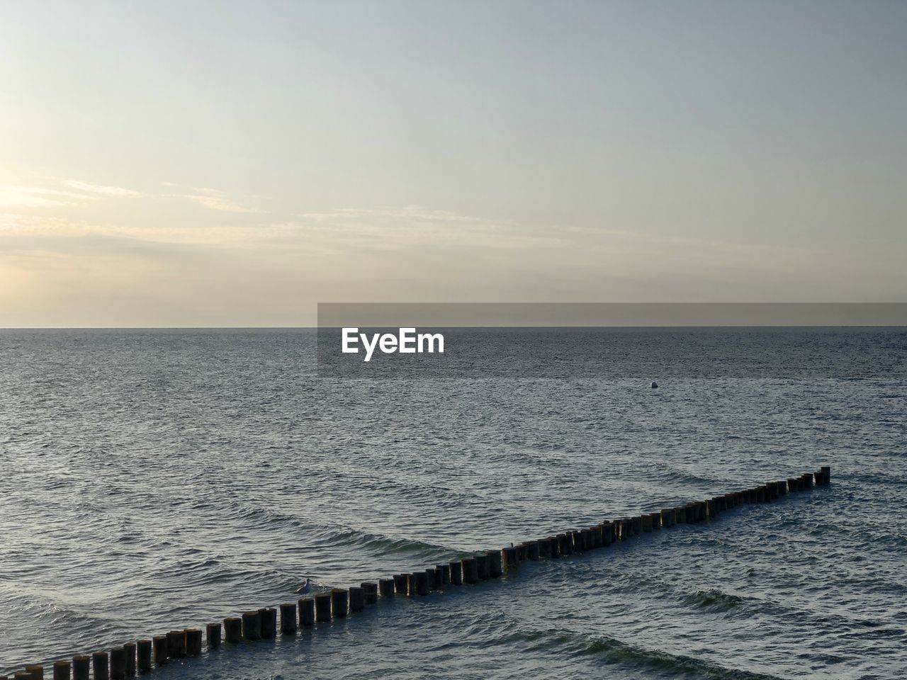 IDYLLIC VIEW OF SEA AGAINST SKY