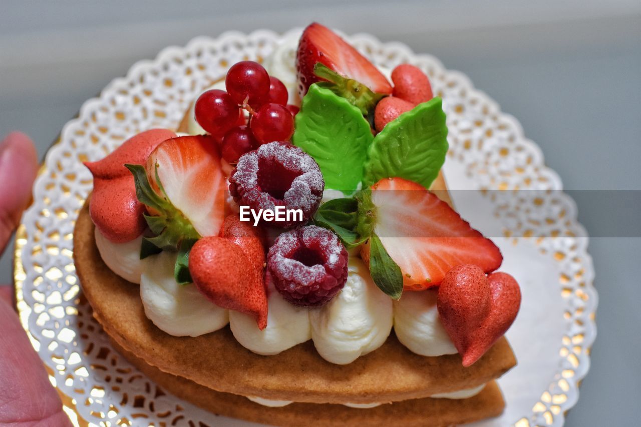 food, food and drink, fruit, berry, strawberry, sweet food, healthy eating, dessert, sweet, freshness, pavlova, cake, produce, birthday cake, baked, dish, plate, breakfast, meal, raspberry, fruitcake, cream, tart, berries, temptation, whipped cream, sweetness, close-up, icing, leaf, strawberry pie, no people
