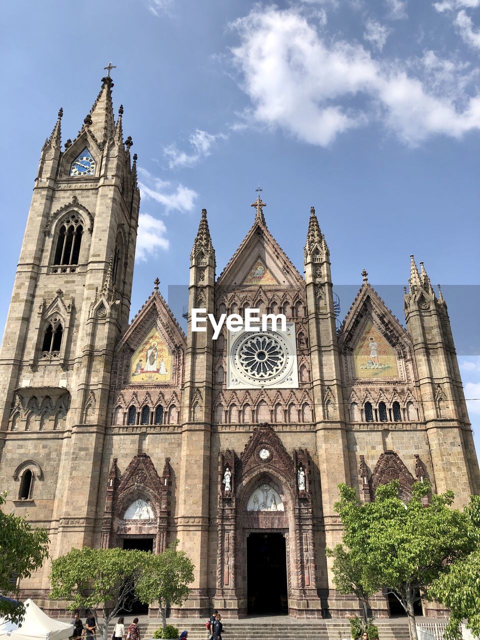 LOW ANGLE VIEW OF TEMPLE AGAINST SKY