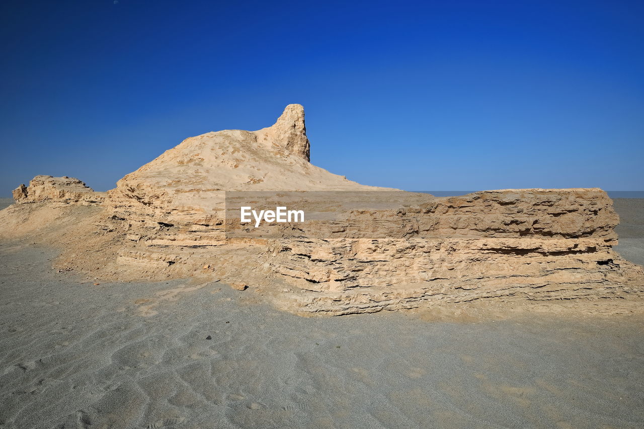 0470 group of ruined buddhist stupas-shrines-temples. miran ancient town-ruoqiang cty-xinjiang-china