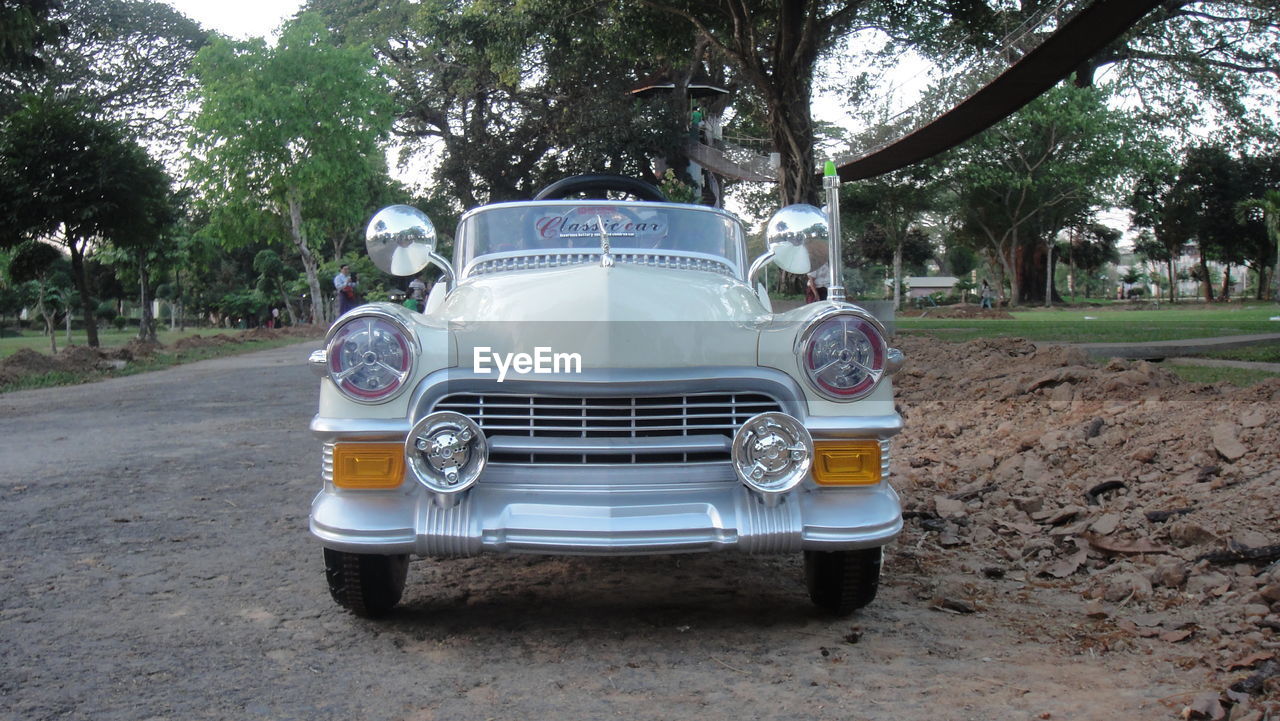 CAR PARKED ON ROAD