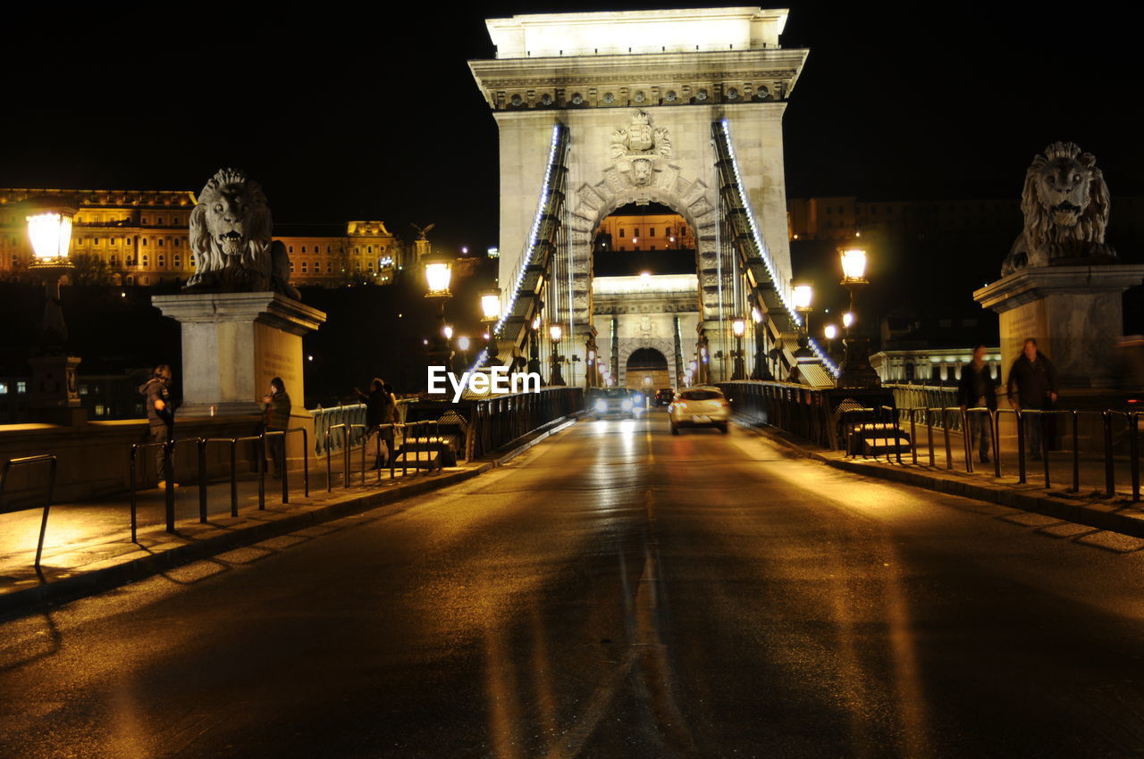 ILLUMINATED SUSPENSION BRIDGE