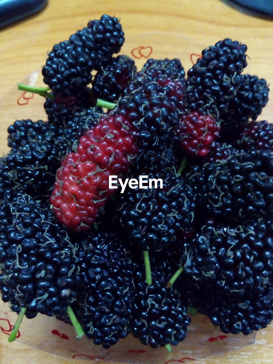 CLOSE-UP OF STRAWBERRIES