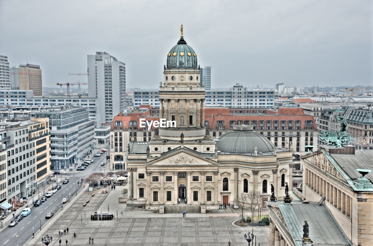 HIGH ANGLE VIEW OF CITY