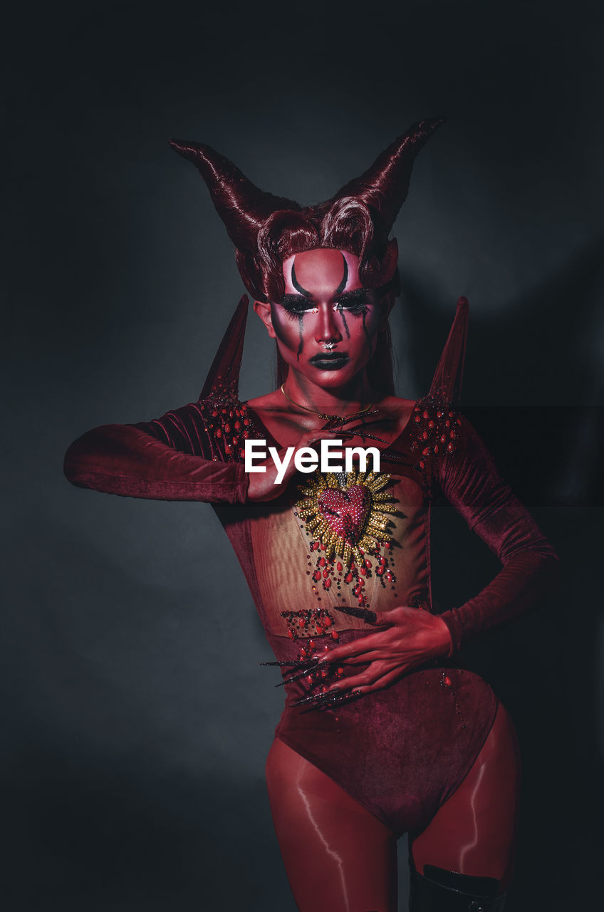 Drag artist slaytina