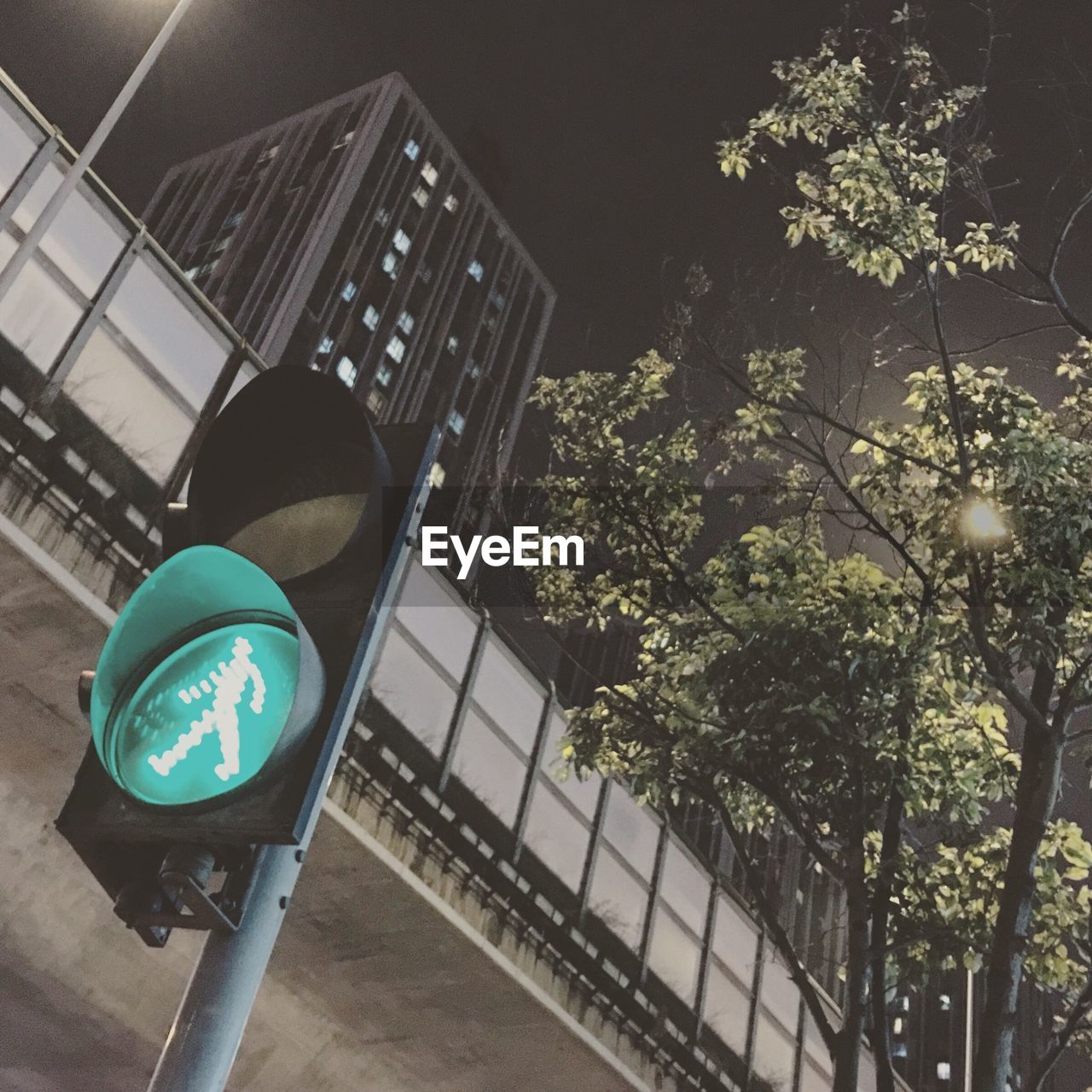 LOW ANGLE VIEW OF ROAD SIGN AGAINST SKY