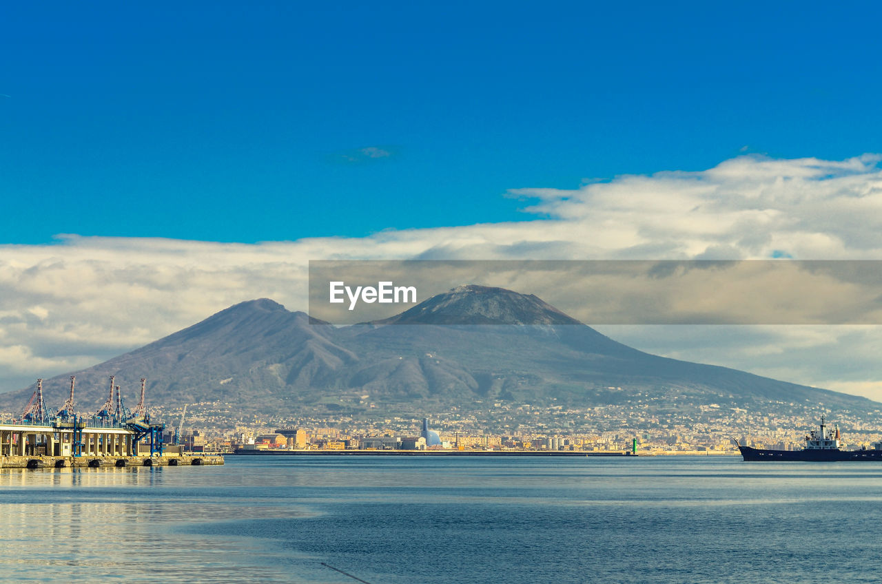 View of mount vesuvius and the gulf of naples, italy