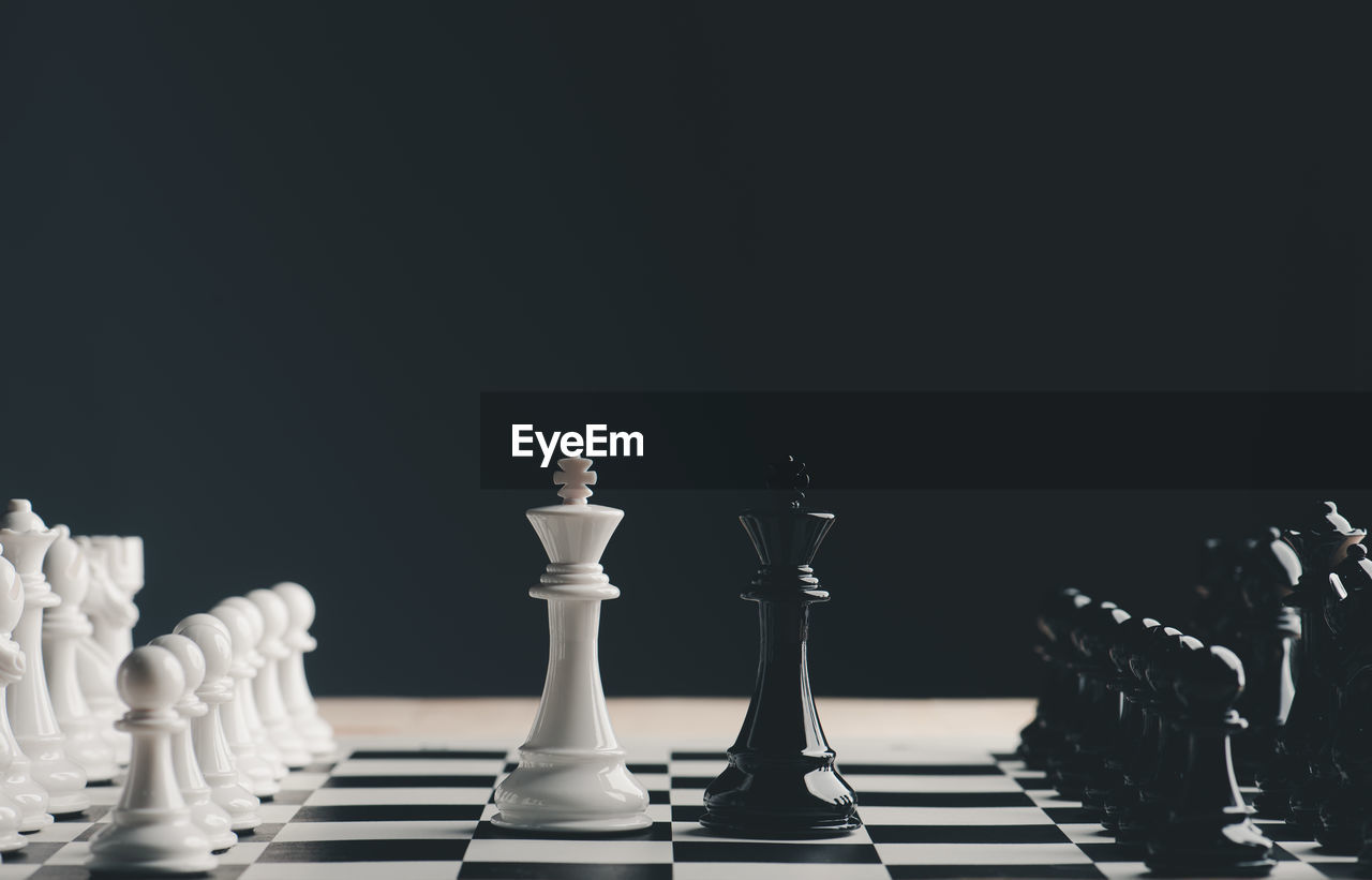 FULL FRAME SHOT OF CHESS PIECES