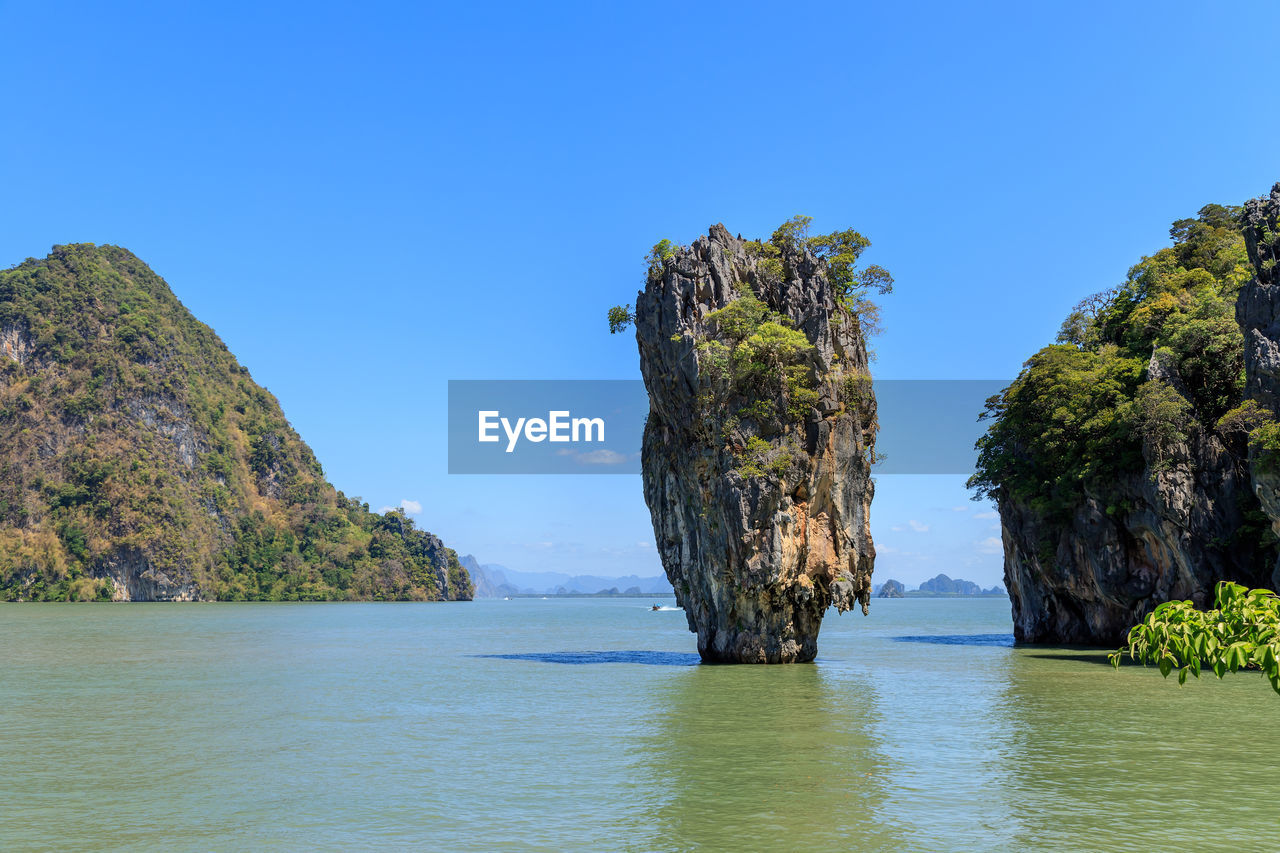 Amazing and beautiful tapu or james bond island, phang-nga bay, near phuket, thailand