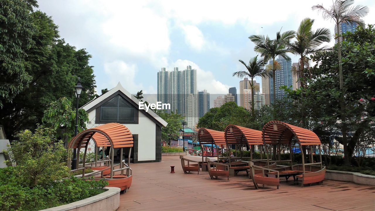 PANORAMIC VIEW OF BUILDINGS AGAINST SKY