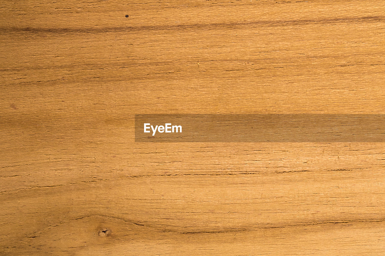 SURFACE LEVEL OF WOODEN PLANKS