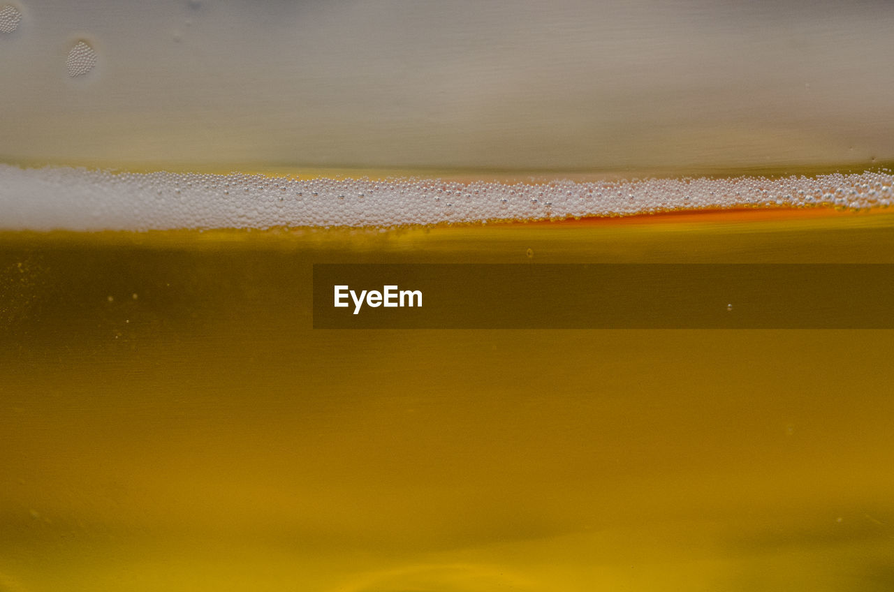 CLOSE-UP OF A GLASS OF WATER