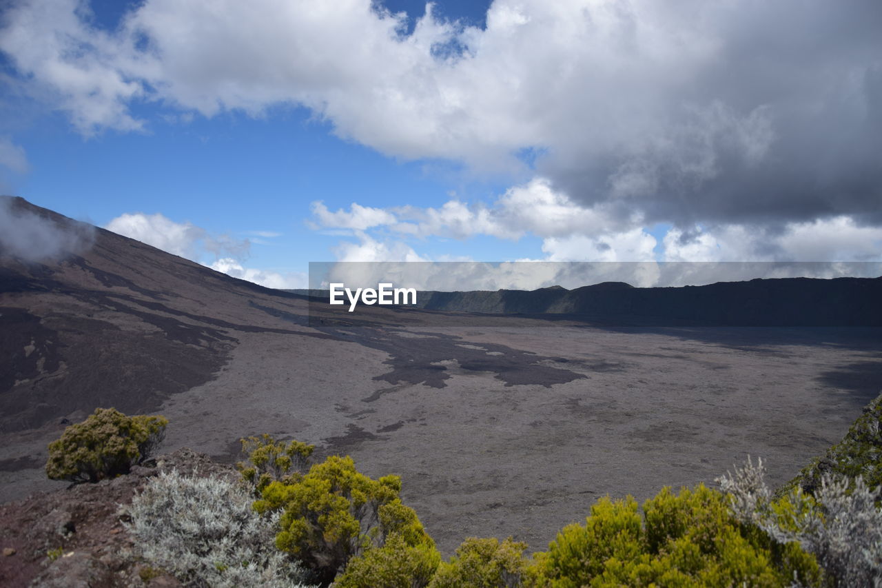 PANORAMIC VIEW OF LANDSCAPE AGAINST SKY