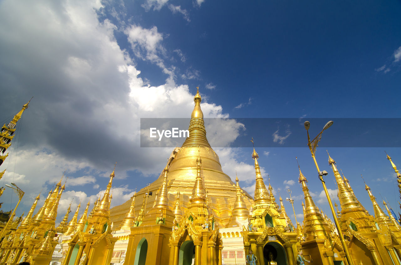 LOW ANGLE VIEW OF CATHEDRAL AGAINST SKY