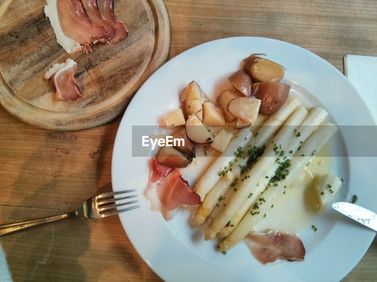 CLOSE-UP OF MEAL SERVED IN PLATE