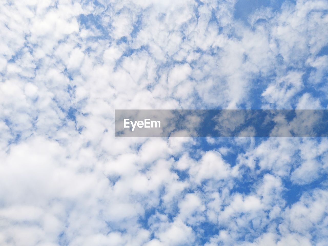 LOW ANGLE VIEW OF CLOUDY SKY