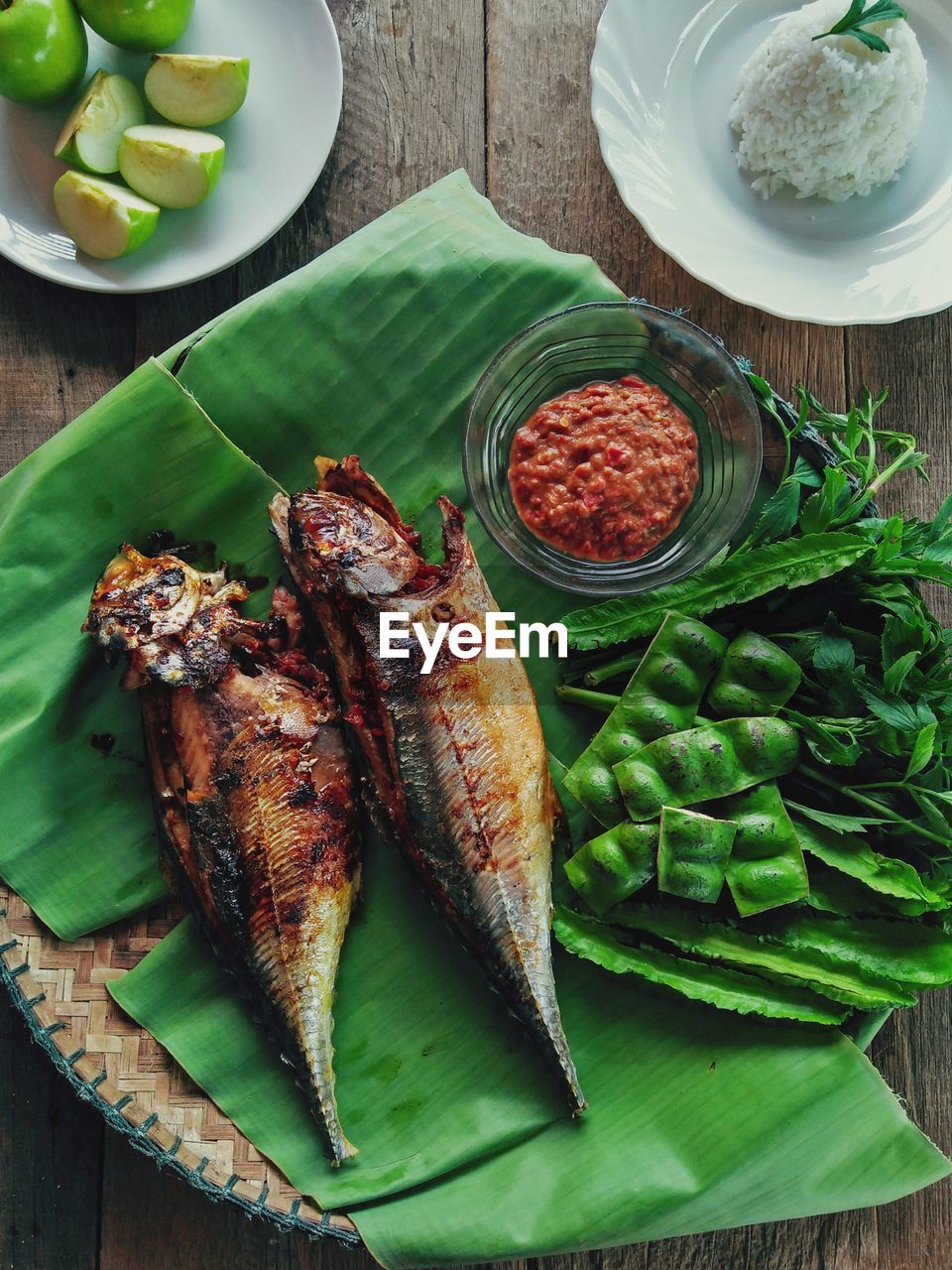 HIGH ANGLE VIEW OF MEAL SERVED IN BOWL