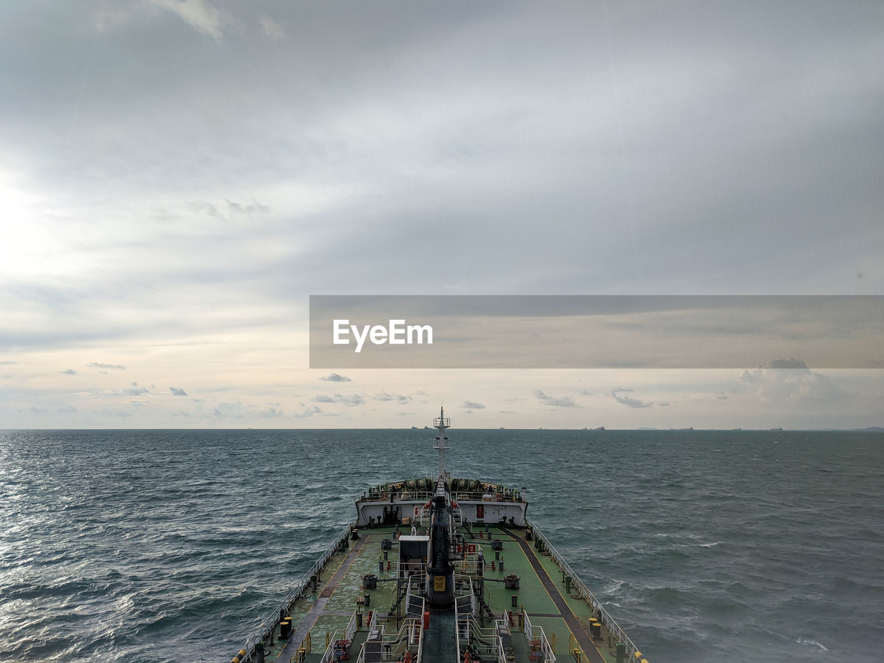VIEW OF SEA AGAINST SKY