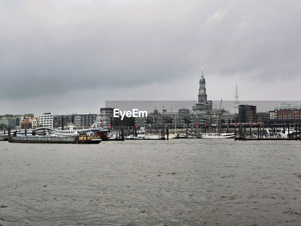 VIEW OF CITY AT WATERFRONT