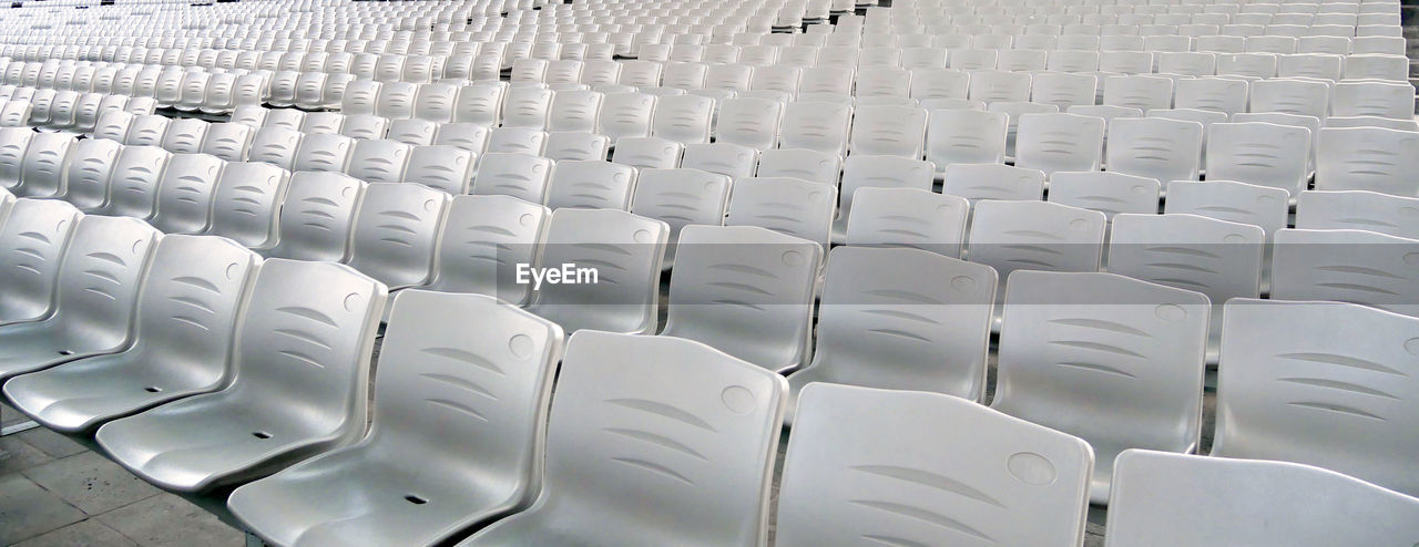 HIGH ANGLE VIEW OF EMPTY SEATS IN KITCHEN