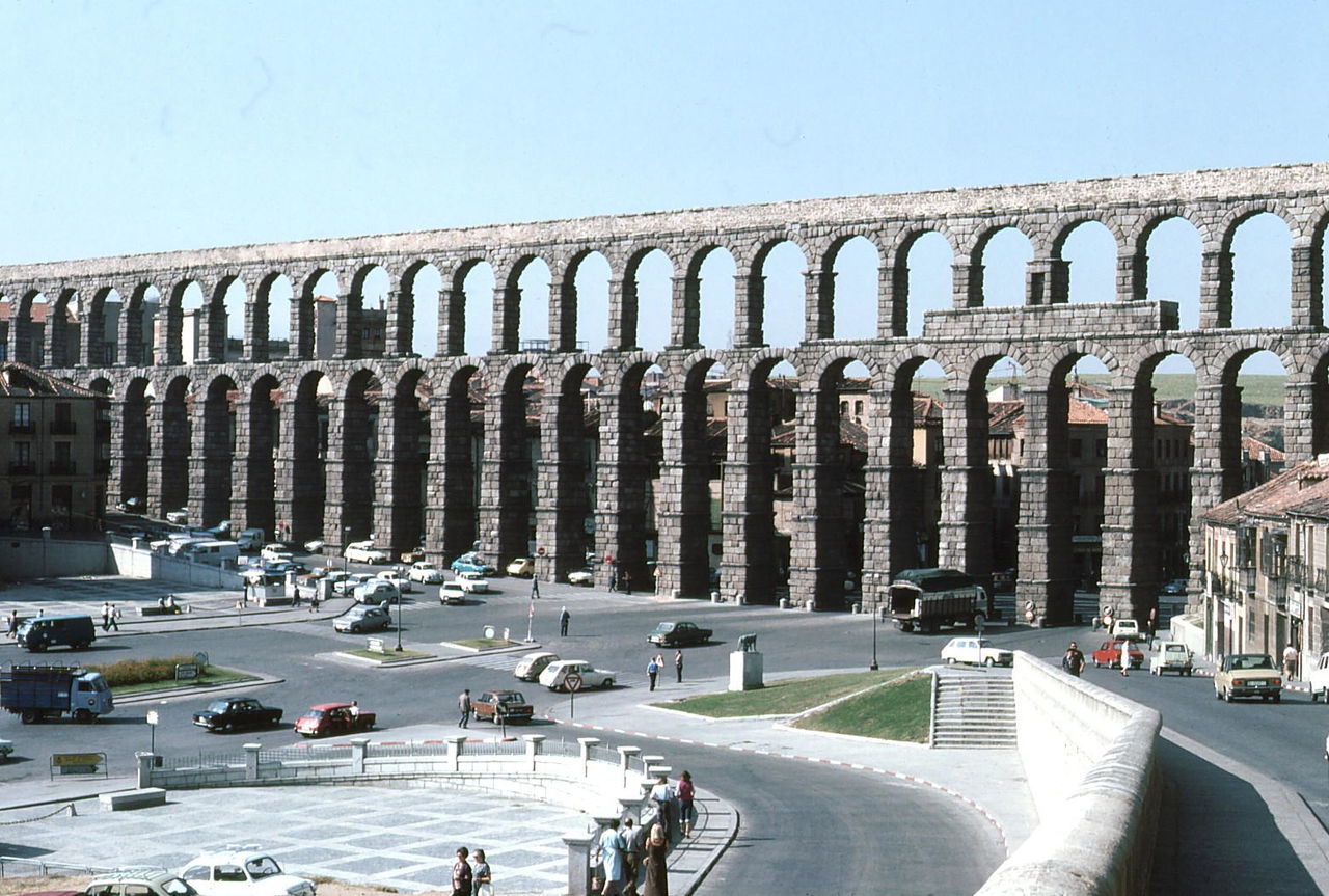 Aqueduct of segovia against sky