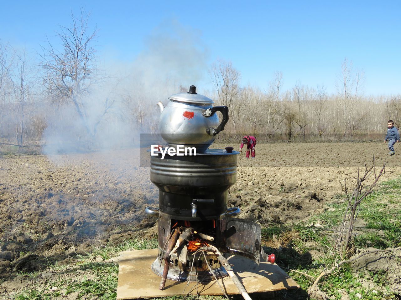 Kettle heating on field