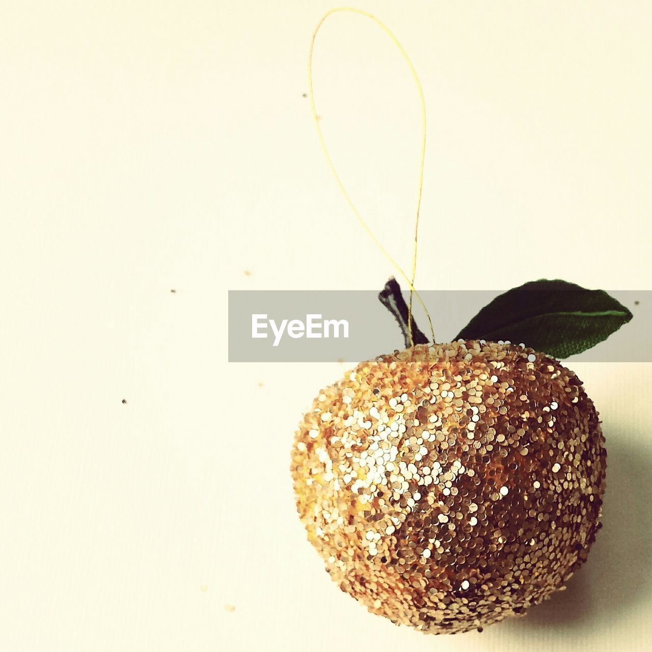 CLOSE-UP OF FOOD OVER WHITE BACKGROUND